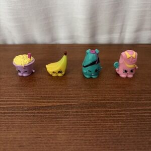 LOT OF 4 Shopkins Figurines